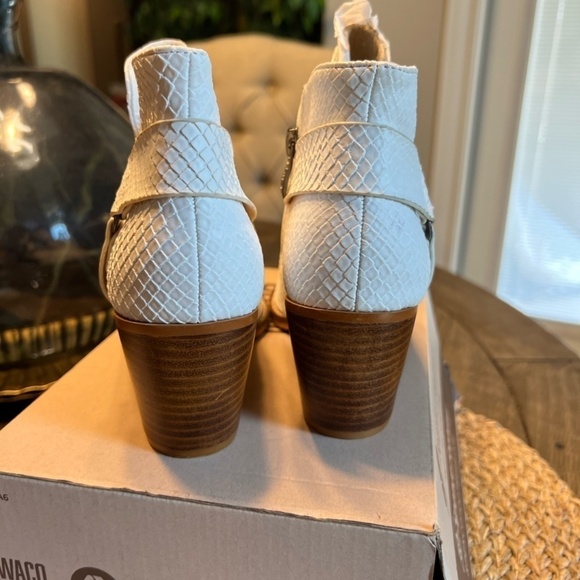 New ARIDER GIRL White Ankle Booties Size 6 - Picture 5 of 8